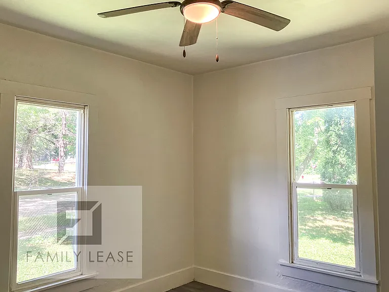 923 W Marietta St — Photo 15