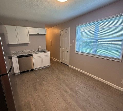 5th image of 1602 Kings Way