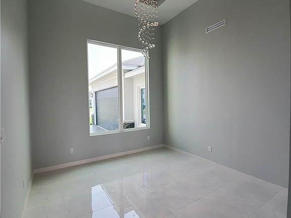 4th image of 2513 E Kumquat St