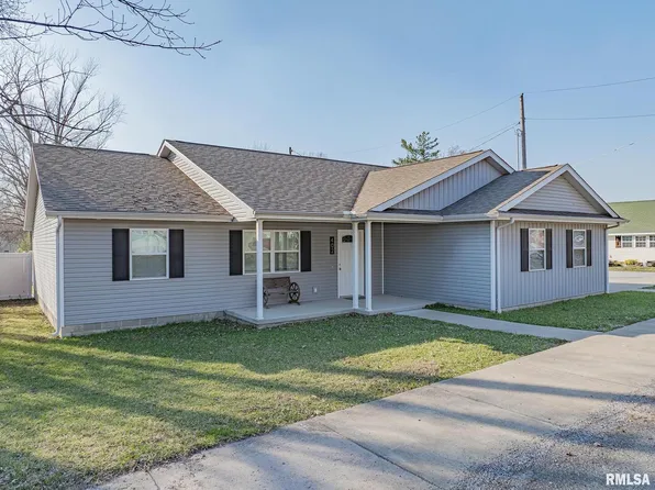 402 S Maple St, Carterville, IL 62918