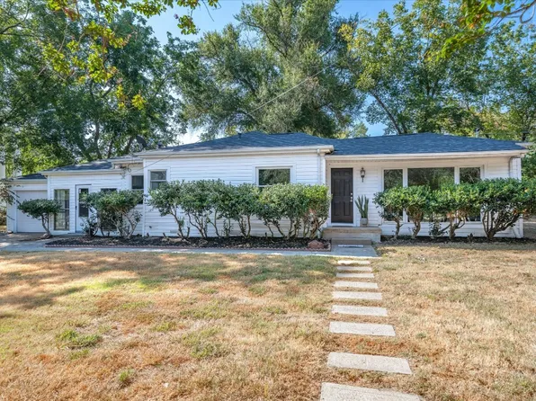 101 Brandon St, Edgewood, TX 75117
