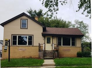 17 Barrington Ave, Dundee, IL 60118