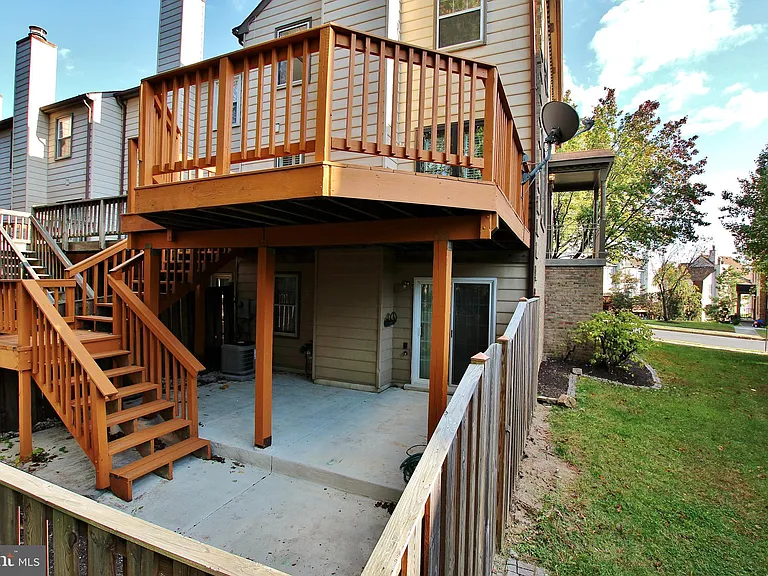7321 Mallory Ln — Photo 7