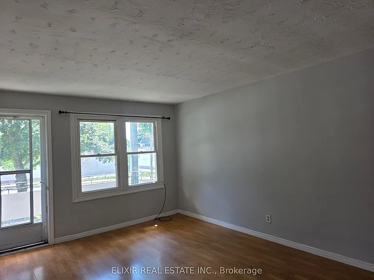 362 Grey St #3 — Photo 7