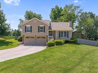 2301 NE Chipman Rd, Lees Summit, MO 64086