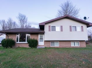 54285 Indian Lake Rd, Dowagiac, MI 49047