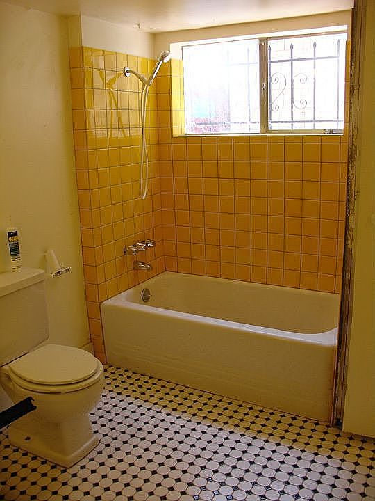 ground fl. bath rm