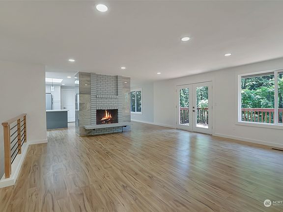 5th image of 4106 4th Street Pl SW