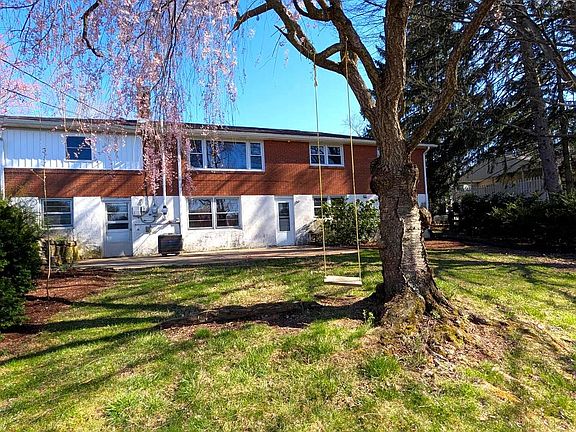 2nd image of 221 Ellen Ave