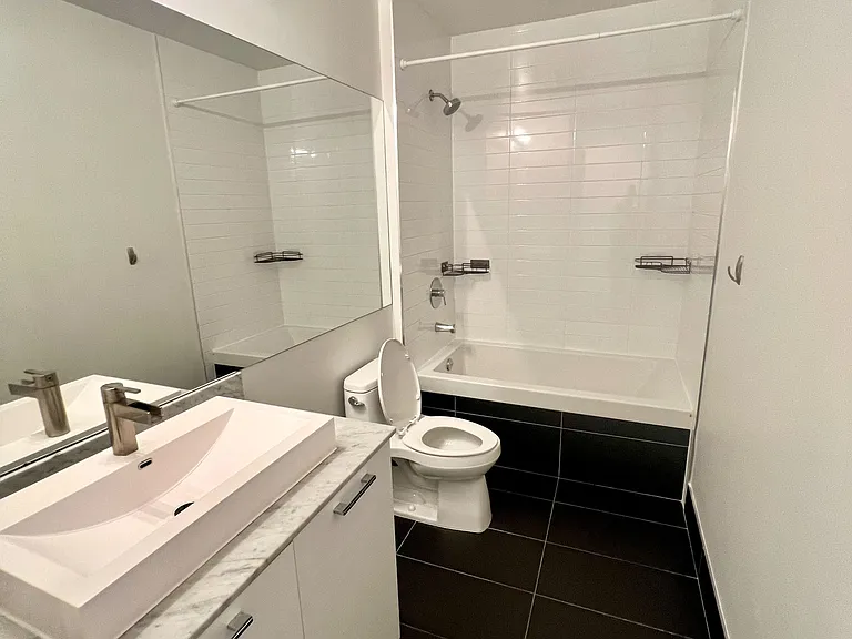 399 Adelaide St W #318 — Photo 6