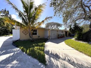 113 W Alachua Ln, Cocoa Beach, FL 32931