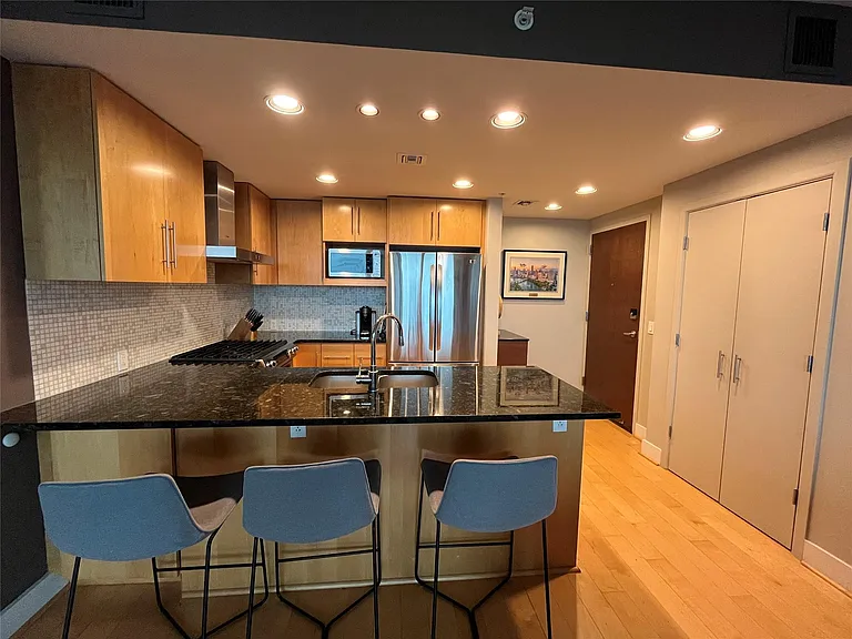 300 Bowie St #3706 — Photo 4