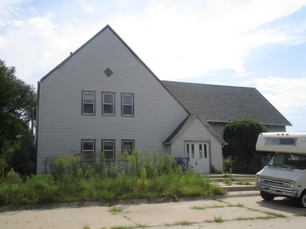 311 Berber St, Cairo, NE 68824