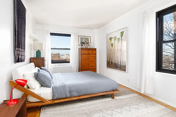 Sold by Compass | media 6