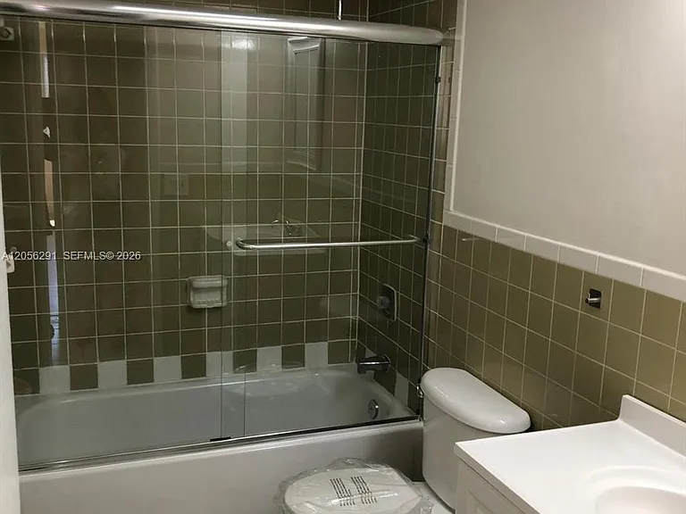 7010 NW 186th St #5-303 — Photo 11