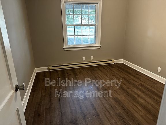 2nd image of 923 Richardson St