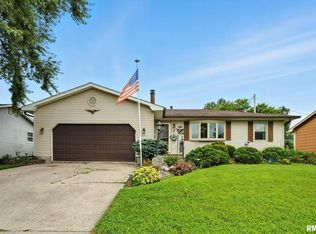 606 12th Ave, Hampton, IL 61256