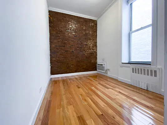 Rented by Kahen Properties | media 19