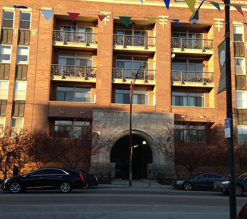 1st image of 1350 W Fullerton Ave APT 404