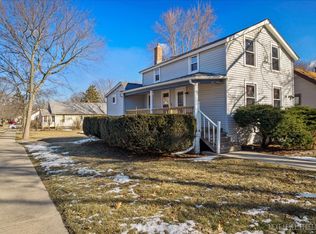 947 Charles St, Aurora, IL 60506