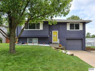 13617 Frederick St, Omaha, NE 68144