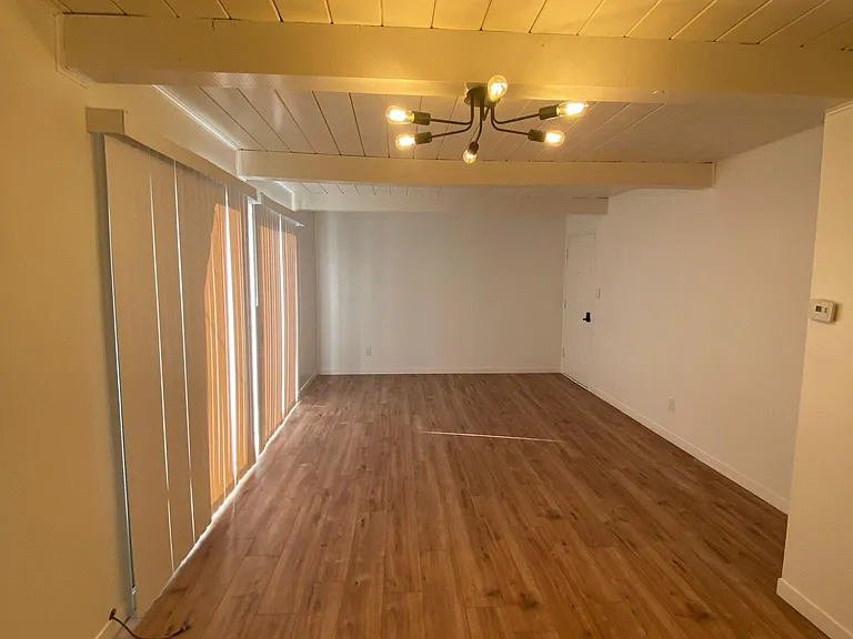 1182 Holmes Ct — Photo 4