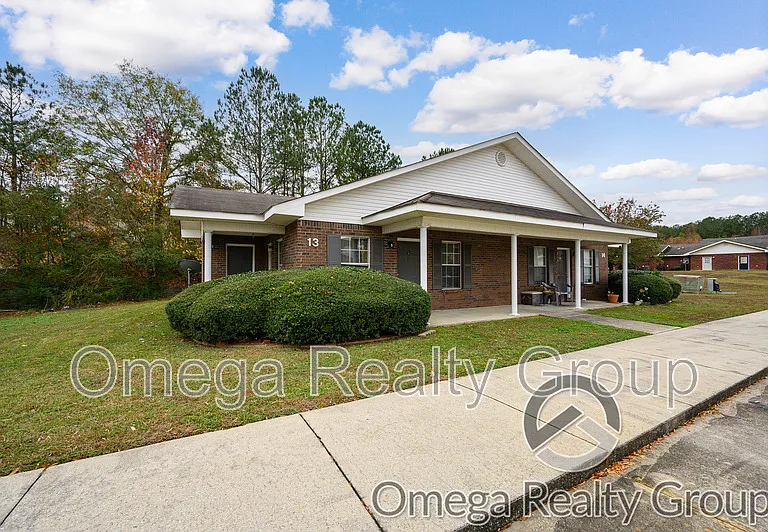 100 Egg And Butter Rd #13 — Photo 1