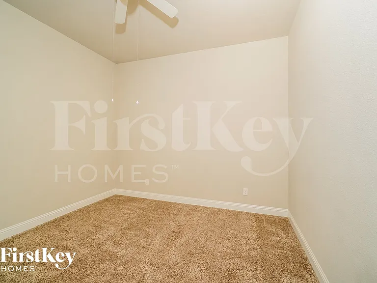 15013 Gladstone Dr — Photo 11