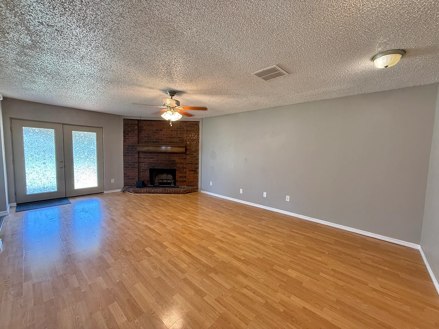 3 bed, 1551 sqft, $2,300 — Photo 2