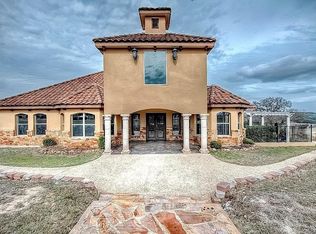 319 Cypress Estates Pkwy, Ingram, TX 78025