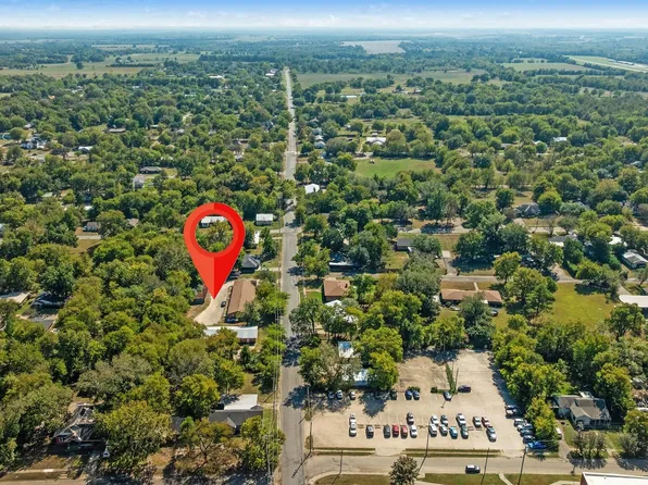 401 S Donoho St, Clarksville, TX 75426