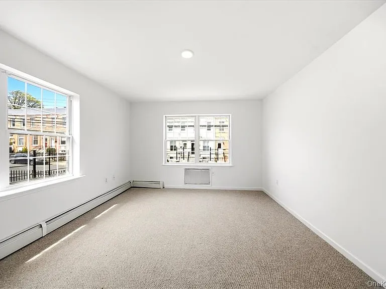 82 Morningside Ave #SFH — Photo 8