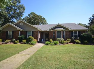 13712 Ivy Point Dr, Little Rock, AR 72211