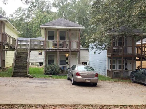 609 Webster St #8, Pineville, LA 71360