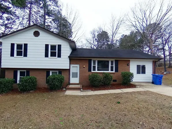 7545 Fox Fern Dr, Fayetteville, NC 28314