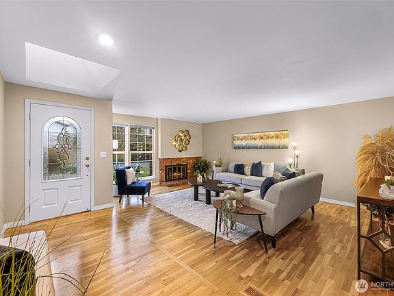 4th image of 16828 NE 18th Street