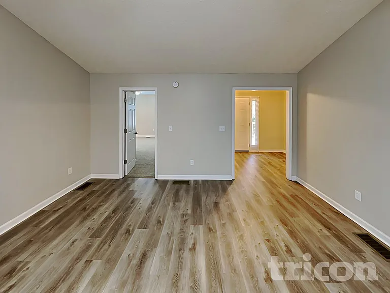 66 Justin Dr — Photo 3