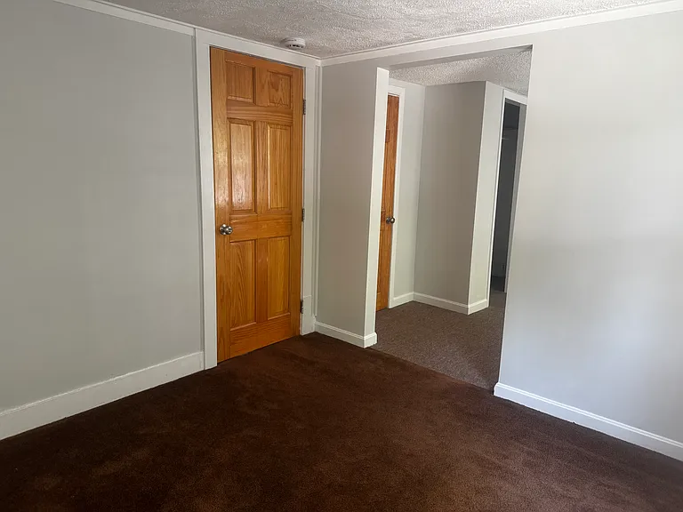261 Oak Hill Rd #1 — Photo 4