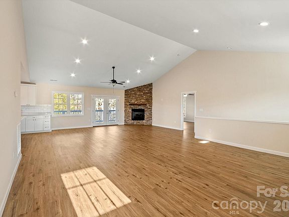 5th image of 78 Grace Estates Dr