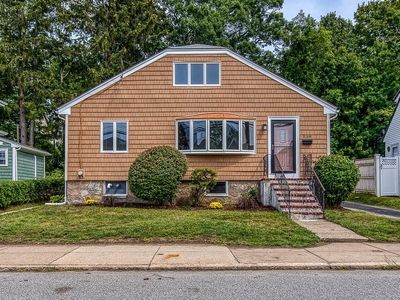 539 Lagrange St, West Roxbury, MA, 02132
