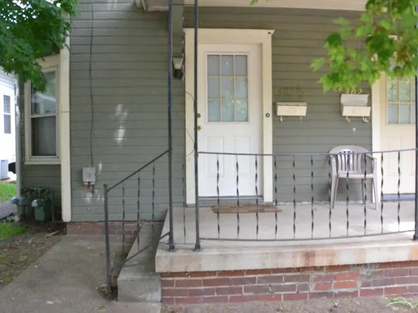 402 1/2 Mulberry St, Marietta, OH 45750