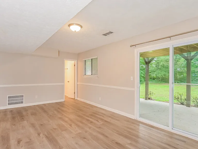 3824 Princess Ct — Photo 9