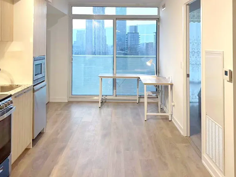 501 Yonge St #4103 — Photo 9