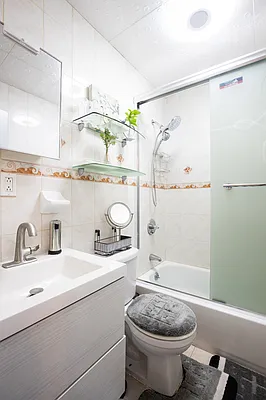 Rented by Sally Raia LLC | media 34