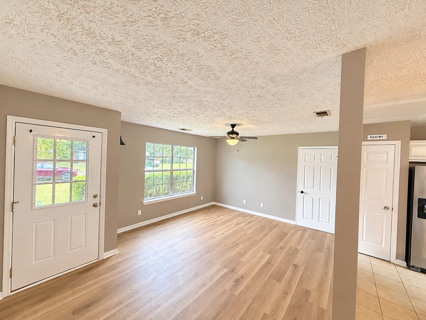 4 bed, 1293 sqft, $2,300 — Photo 2