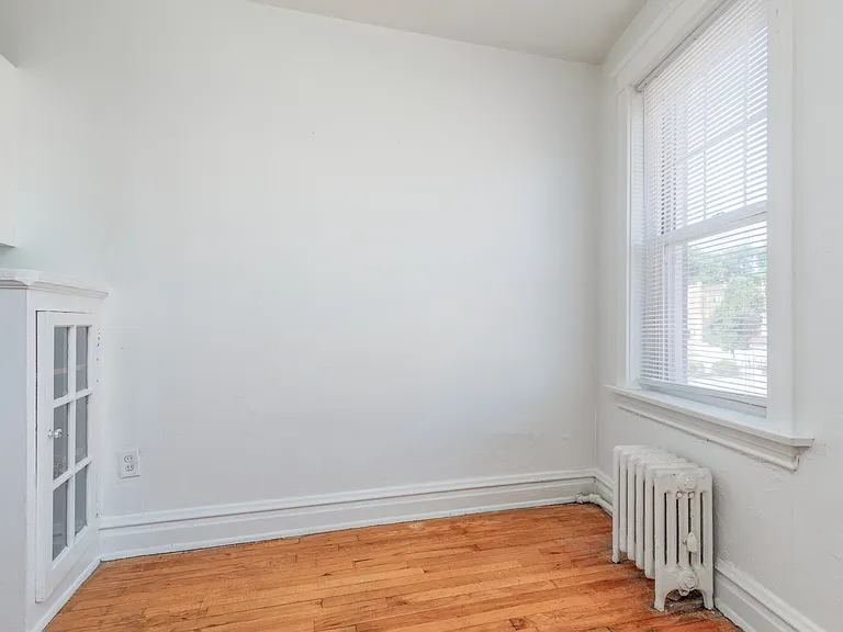 7350 Lindell Blvd #202 — Photo 4