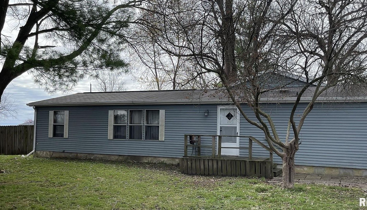 304 Elm St, Loami, IL 62661 MLS CA1028548 Zillow