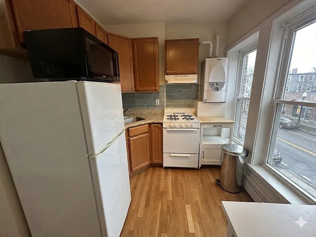 1 bed, $2,669 — Photo 2