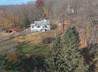 2 Summit Rd, Stanhope, NJ 07874