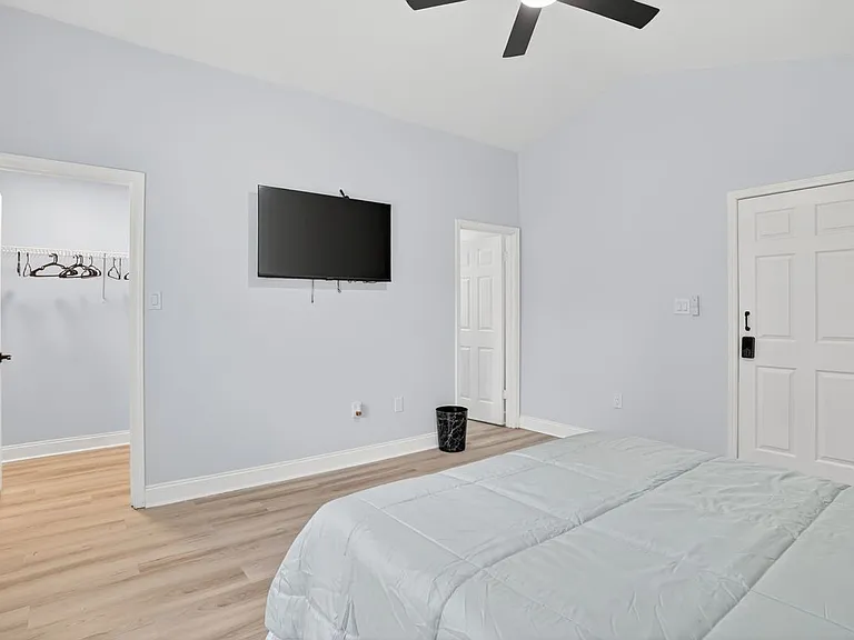 312B Louise Ln #B — Photo 5